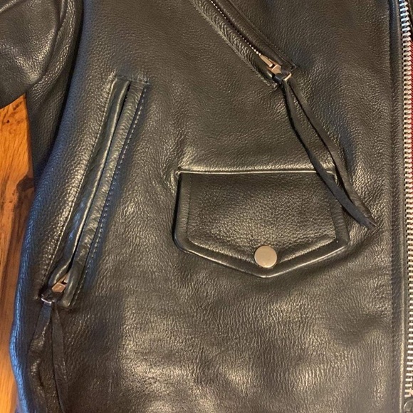 Authentic leather biker jacket. - Picture 4 of 9